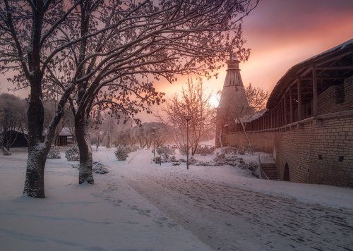 Утро у стены Окольного города