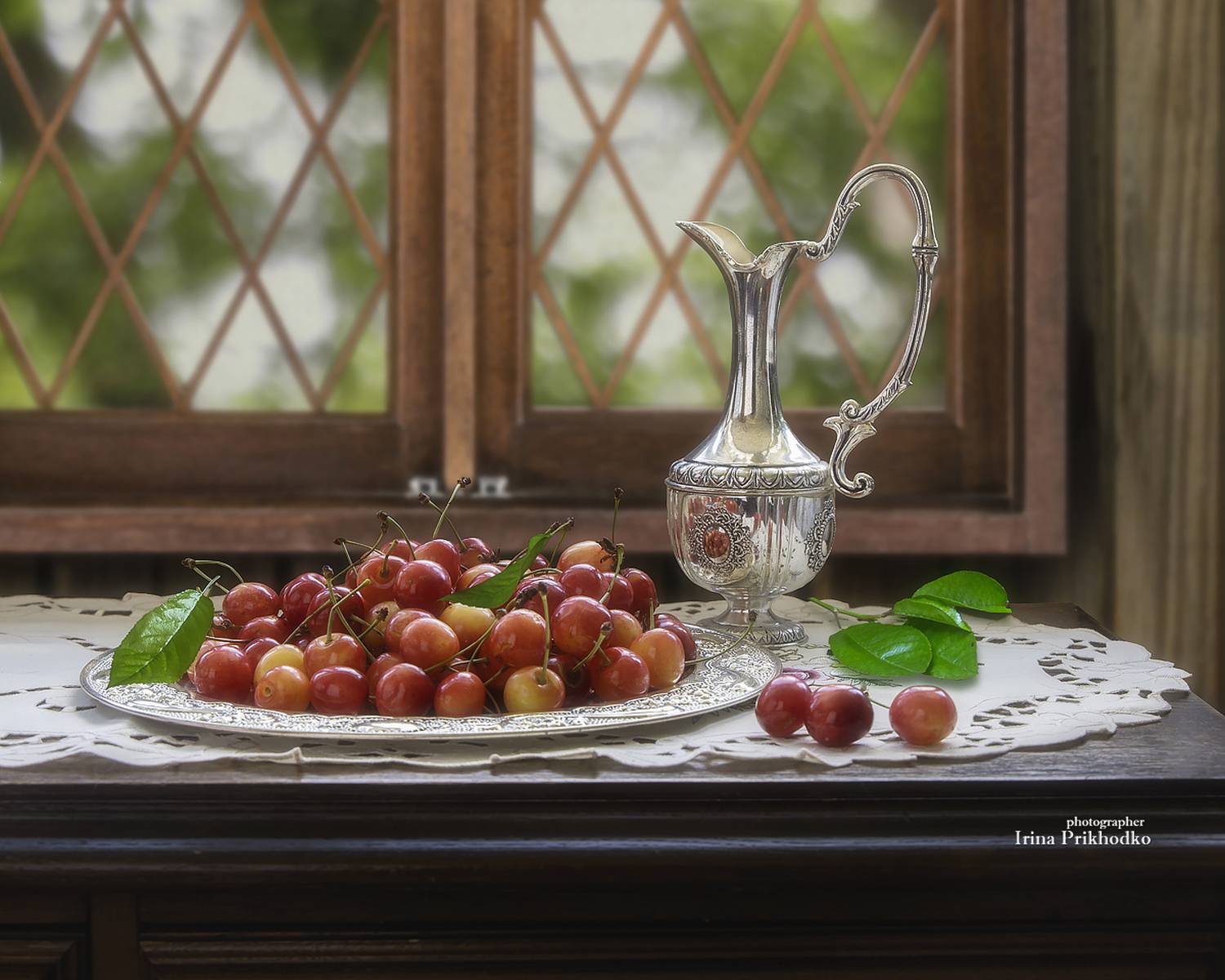 натюрморт, черешня, фрукты, лето, серебряная посуда, Приходько Ирина