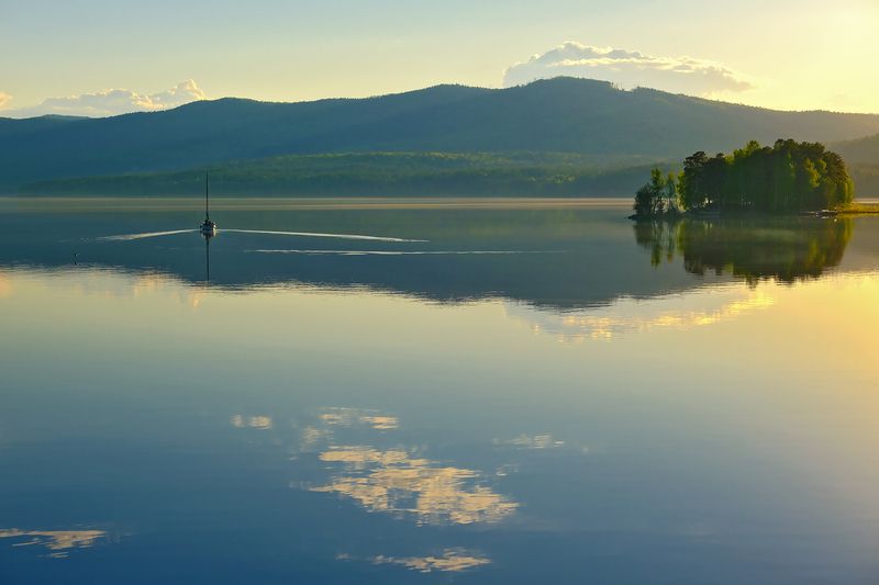 Вечер на озере Тургояк фото превью