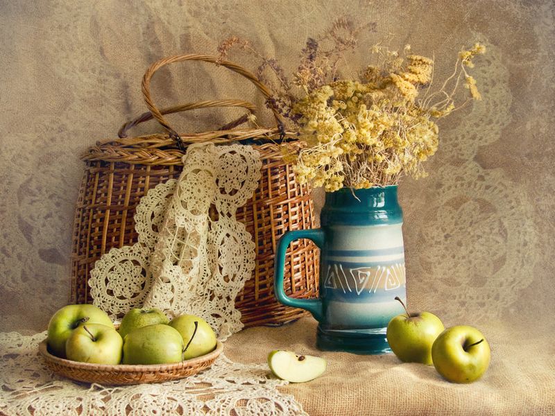 натюрморт яблоки букет кружева Натюрморт с яблоками фото превью