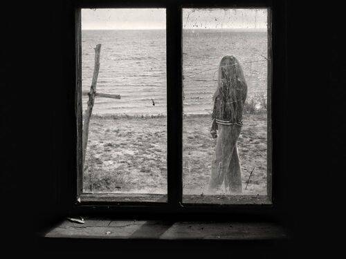 Отсутствие взгляда со стоороны