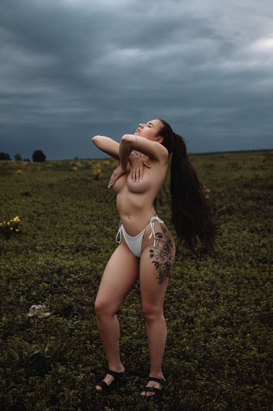 Yulya фото превью