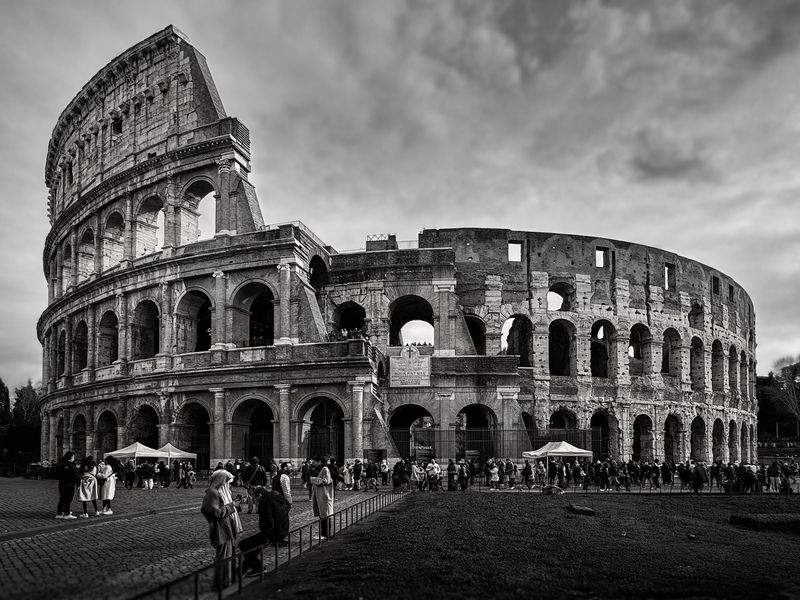 Colosseo in black and white фото превью