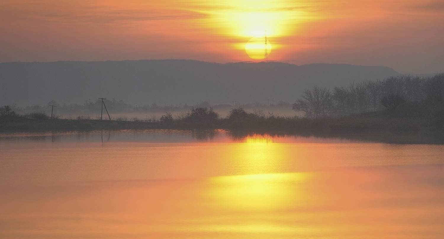 озеро рассвет осень, Александр Жарников