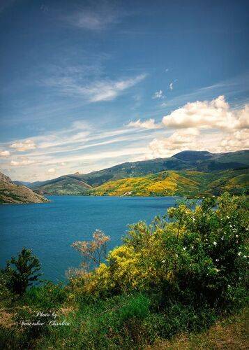 В горах, где небо касается земли, рождаются самые красивые озера