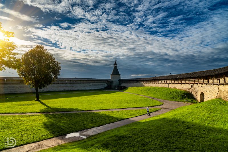 Вечер в Псковском кремле фото превью