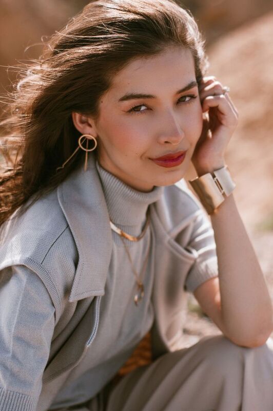 женский портрет Анель фото превью