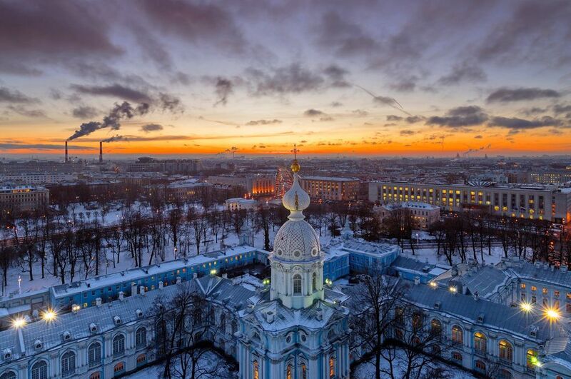 город архитектура вид сверху река мост собор вечер 50 метров над городом фото превью