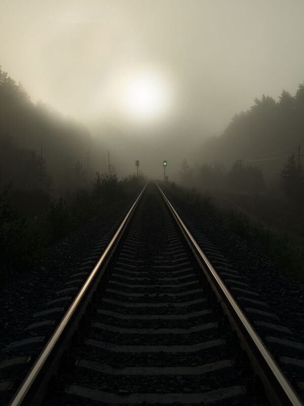 Туманный путь к свету фото превью