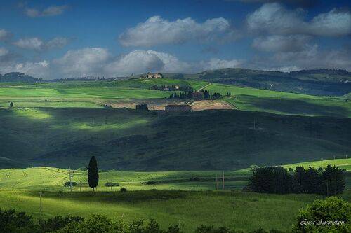 Near Val d \'Orcia