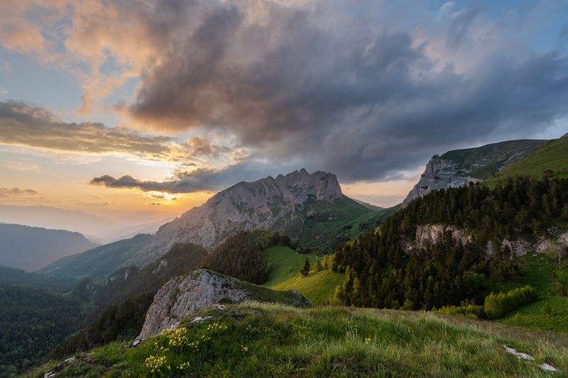 ачешбоки, чертовы ворота, адыгея, большой тхач, кавказ, горы, вечер, закат, облака Перед закатом фото превью