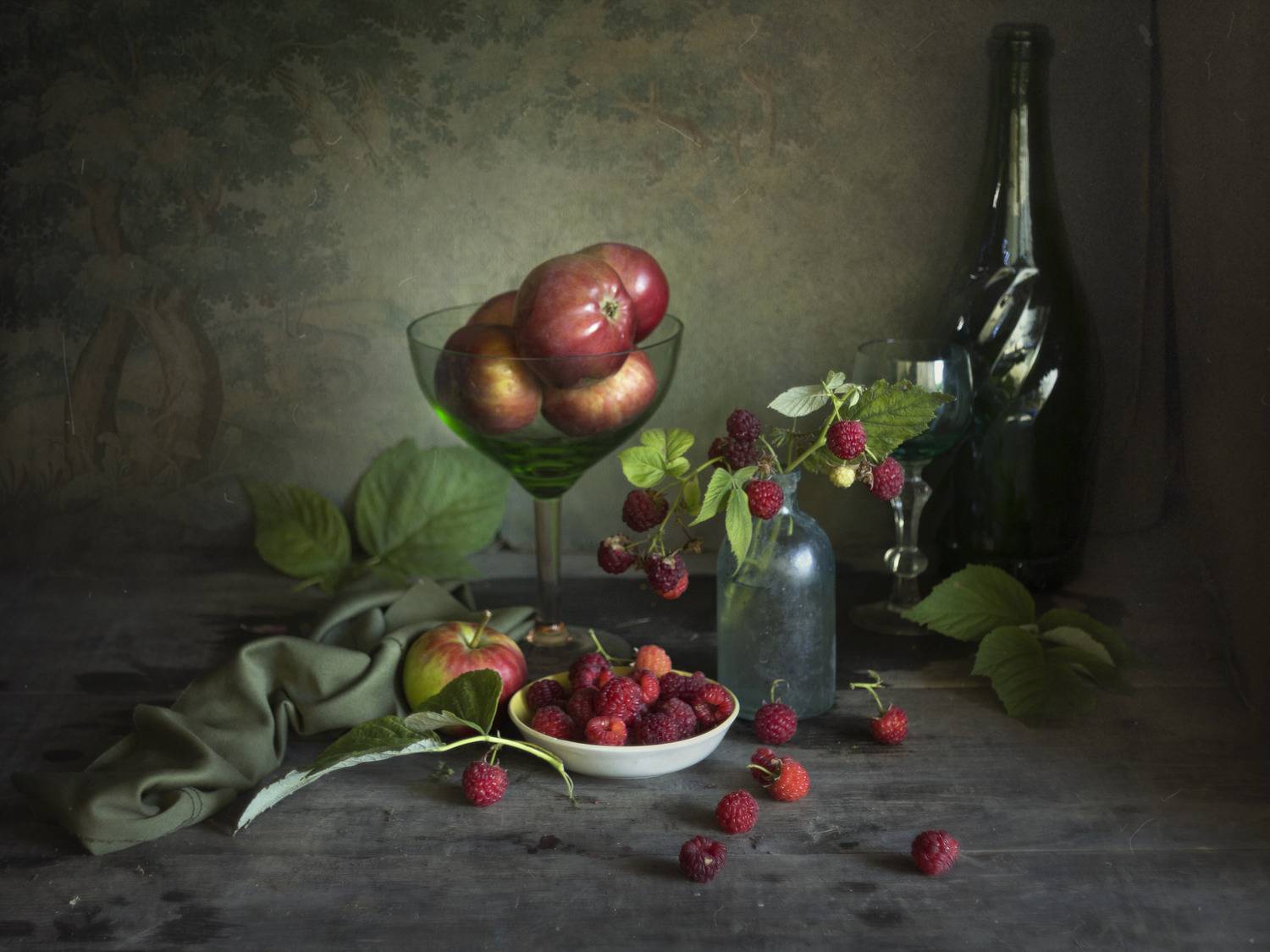 малина, лето, яблоки,вазочка, Зимина Лионелла