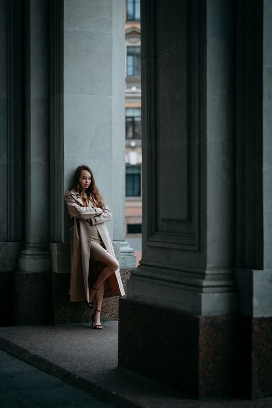 молодая девушка, городской стиль, дворы, на открытом воздухе Аделина фото превью