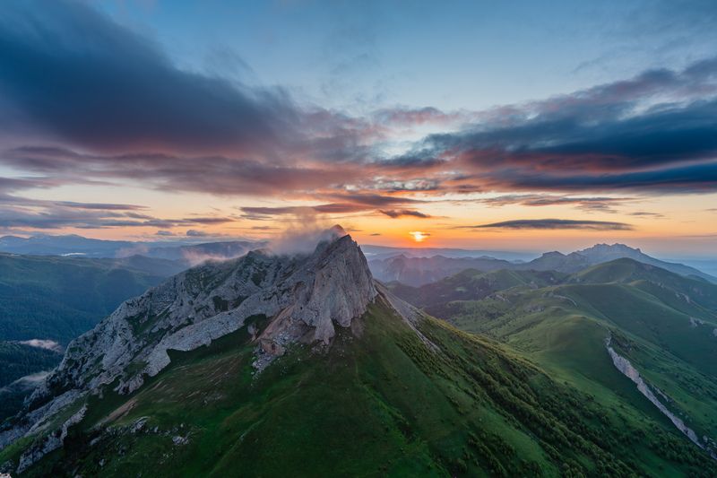 ачешбоки, чертовы ворота, адыгея, большой тхач, кавказ, горы, вечер, закат, облака Закат на Ачешбоке фото превью
