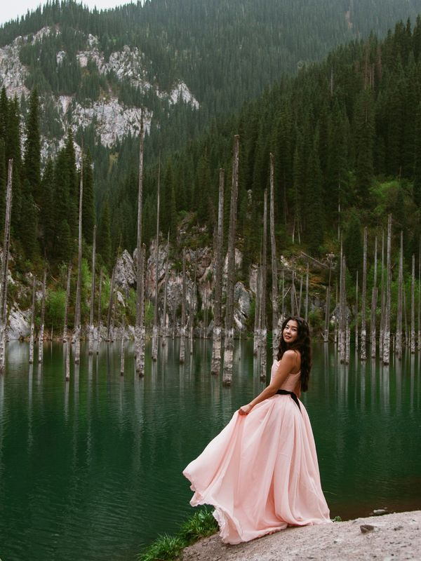 женский портрет Асемай фото превью