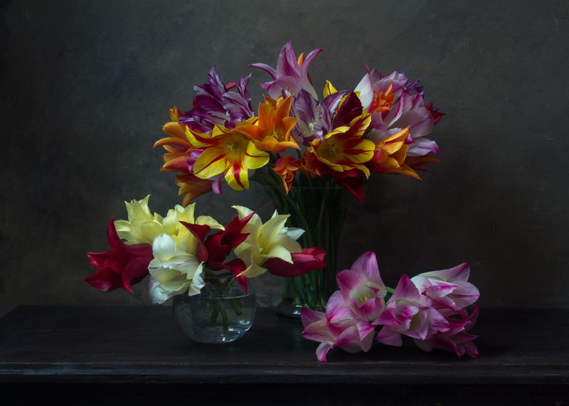 Натюрморт с тюльпанами. фото превью