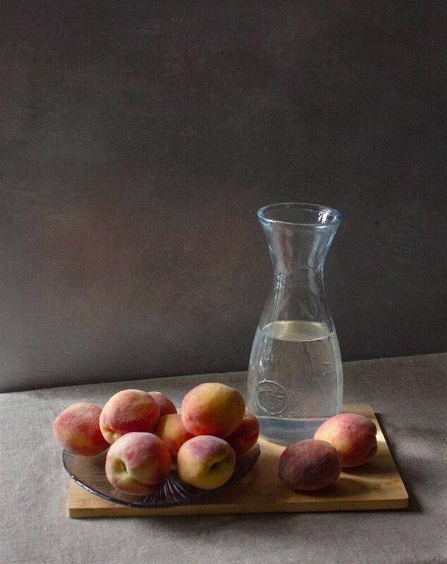 Натюрморт с персиками фото превью