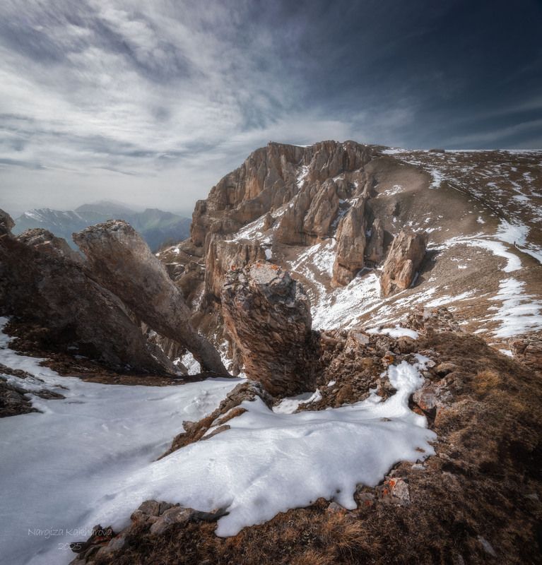 Каменное царство...(если присмотреться, то можно увидеть людей) фото превью
