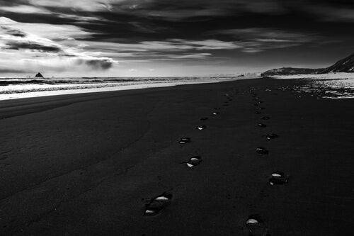 Следы человека