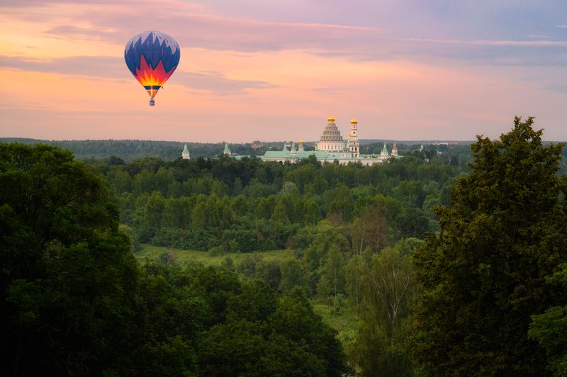 закат, московская область, россия, истра, лето, вечер, лес, храм, церковь, православие, монастырь, новый иерусалим, воздушный шар Воздушный шар фото превью