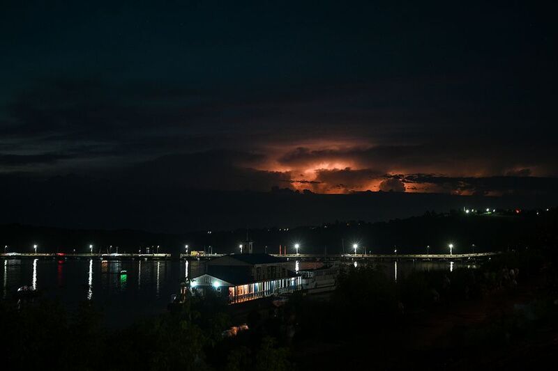 Зарница за городом фото превью