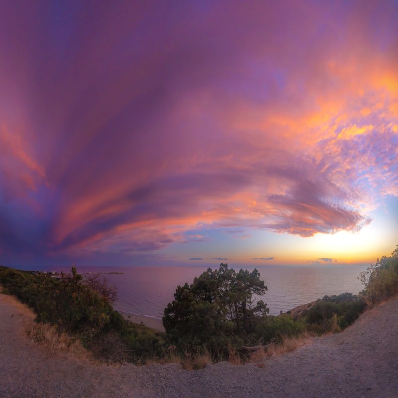 закат, море, ярко, горизонт, тучи, облака, берег, высокий, обрыв, черноеморе, солнце, панорама Закат на море фото превью