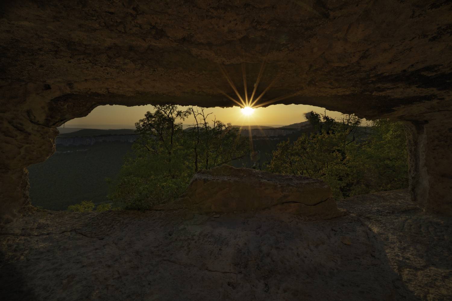 Россия, Крым, Бахчисарайский район, Тепе-Кермен, закат, , Гаврилов Юрий