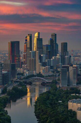 Рассветный вид на Москву-сити