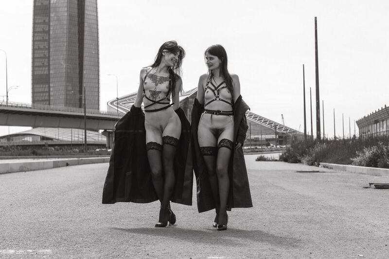 эротика Прогулка фото превью