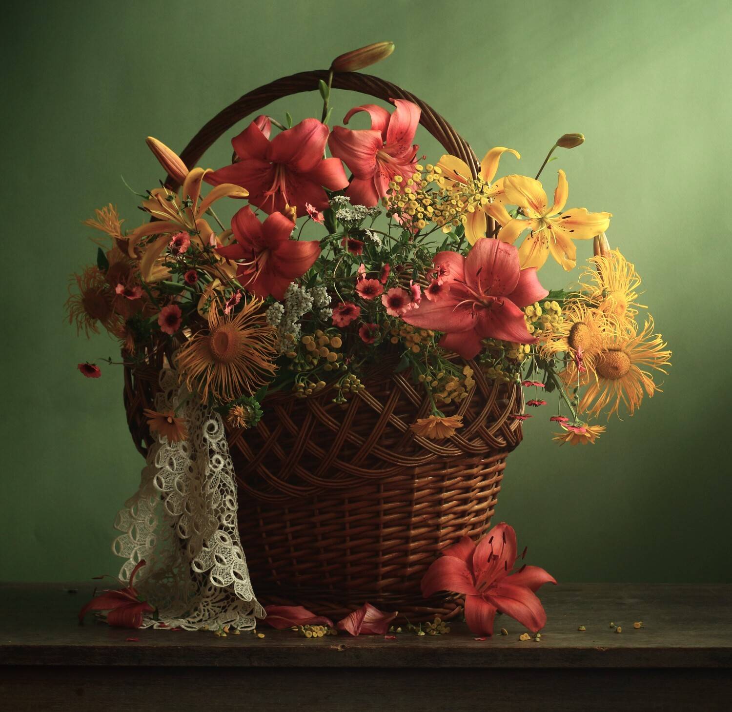 , Людмила Хрусталева*