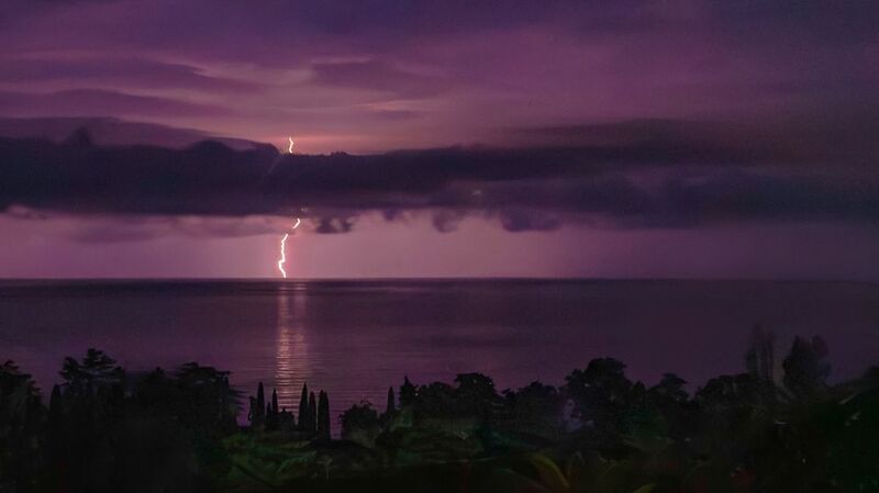 Удар молнии фото превью