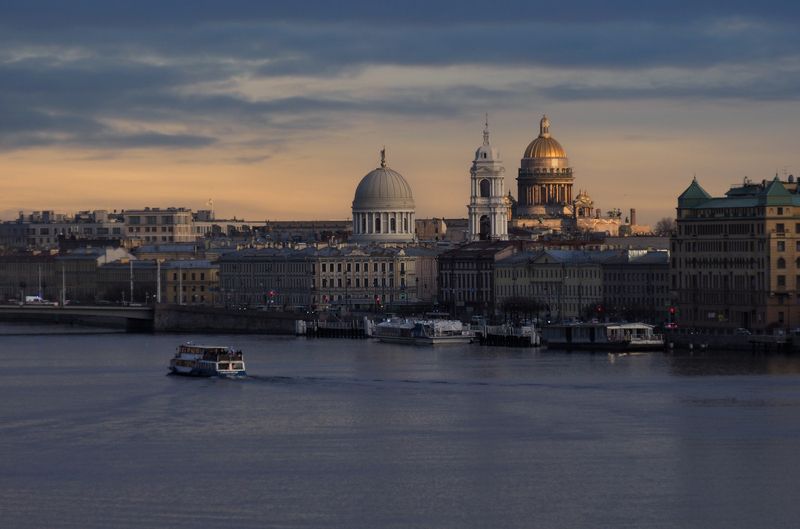 санкт-петербург, петербург, нева, мост бетанкура, исаакиевский собор, екатерининская церковь, вид с моста бетанкура Вечереет фото превью
