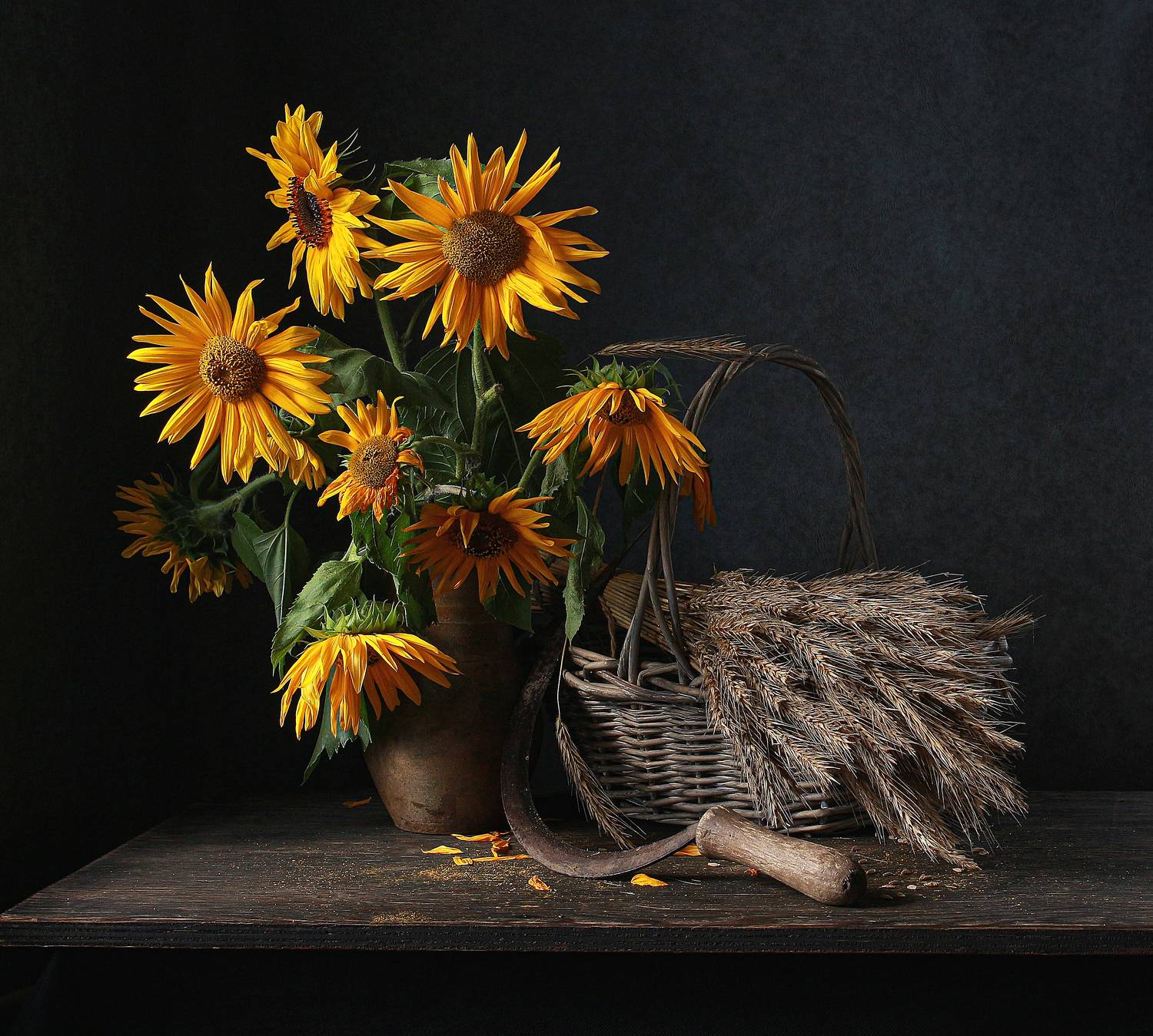 натюрморт, фотонатюрморт, still life, stillifefoto, лето, осень, подсолнухи, цветочный_натюрморт, серп, наталья_казанцева, Наталья Казанцева