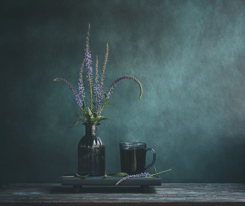 Цветы вероники и чашка чая.. фото превью