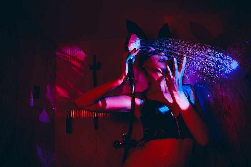 Shower of Illusions фото превью