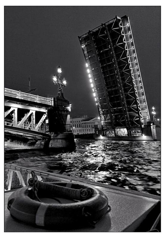 Заметки туриста. Мост развели! фото превью