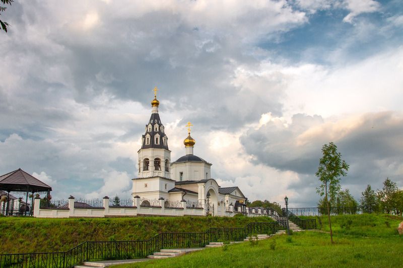 Сельская церковь фото превью