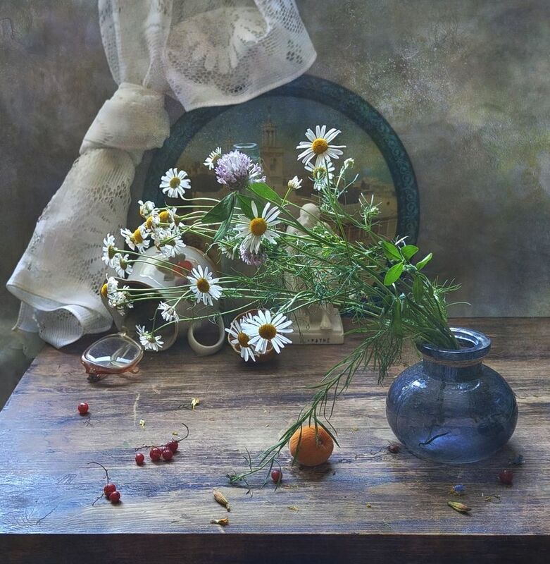 цветы, поднос, драпировка, ваза Август на носу фото превью