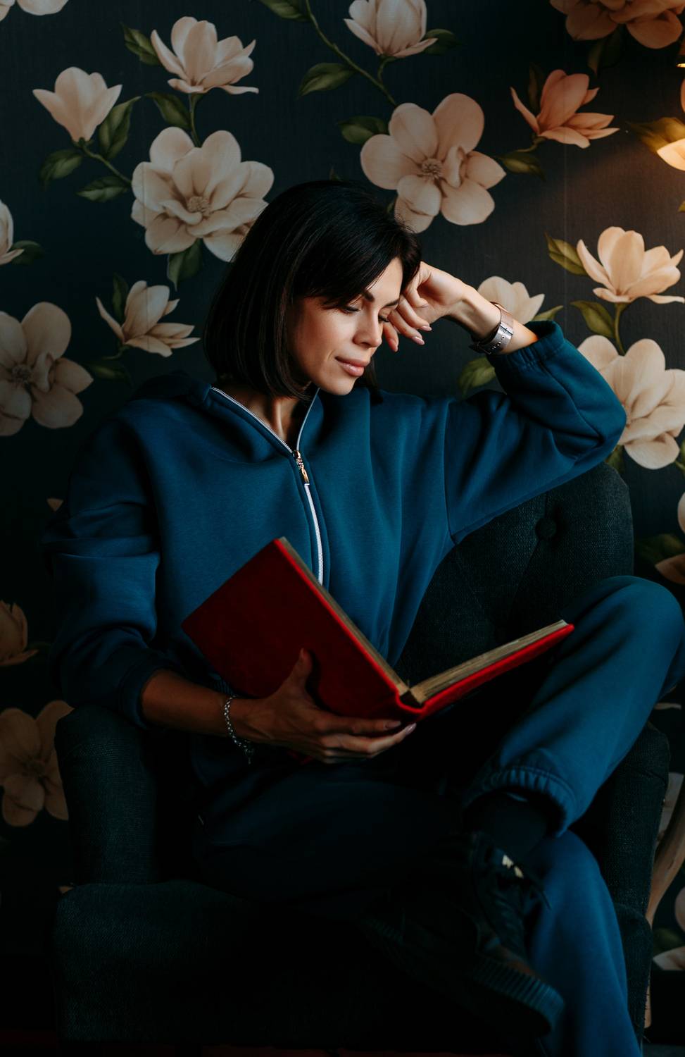 молодая девушка, городской стиль, кафе, Алексей Плешков