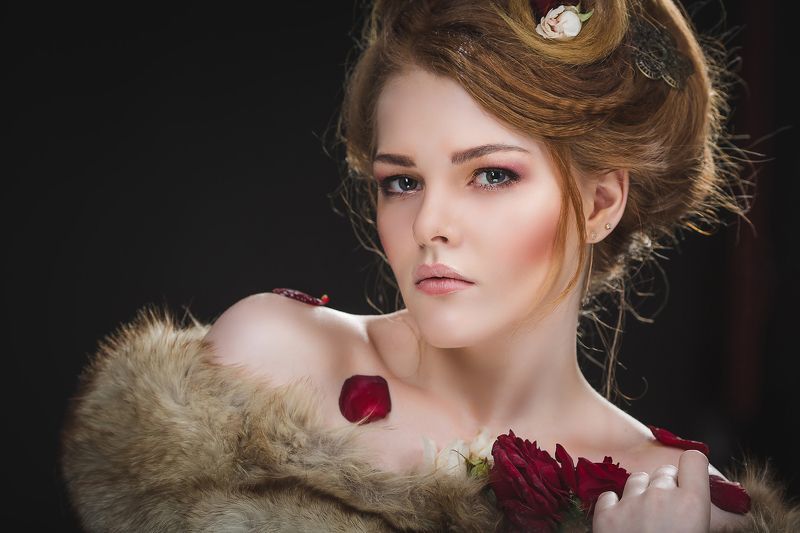 девушка в цветах, портрет девушки, мех, нежность Девушка в мехах фото превью