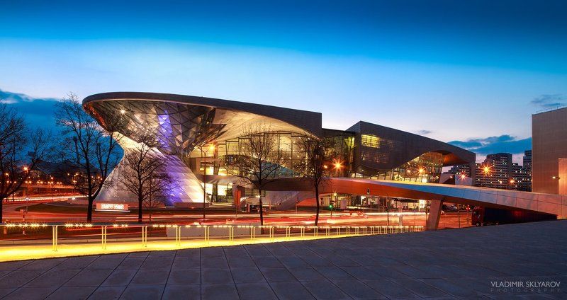 BMW Welt фото превью