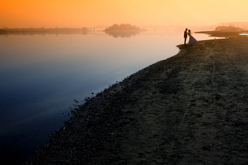 Пейзаж с влюбленными фото превью