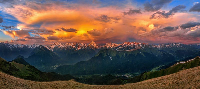 Весенний рассвет в горах, или перед грозой. фото превью