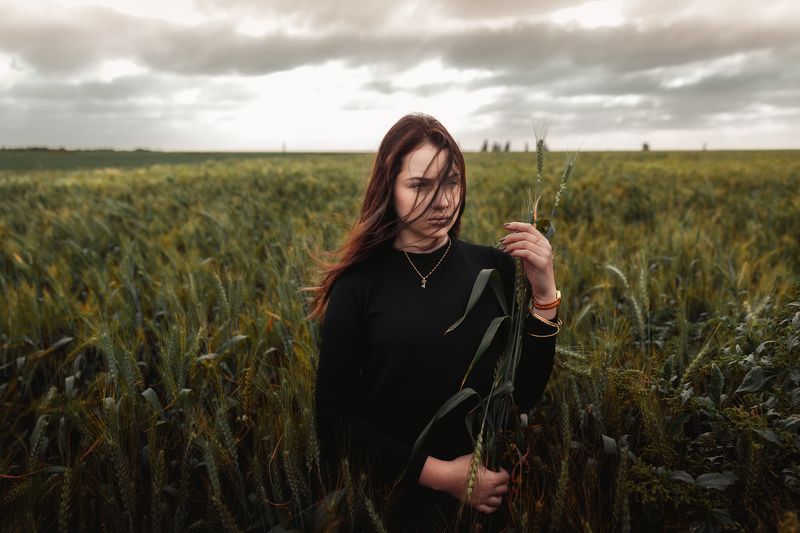 Moody фото превью