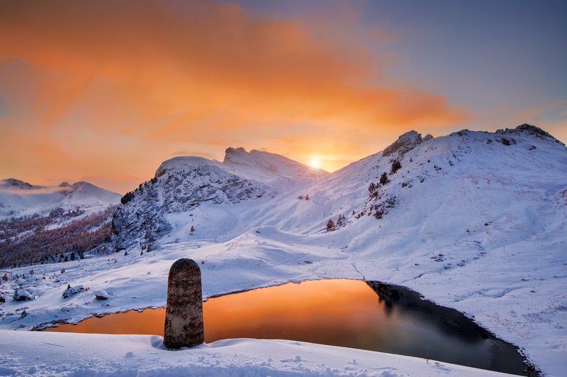 Italy, Dolomites, Alps, autumn, sunset, autumn colors, first snow, snow, rocks, Südtirol, lake, beautiful place, travel, clouds, Valparolla Dolomites фото превью