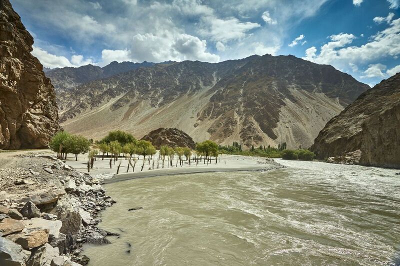 Одно из самых труднодоступных мест в нашей стране. Склоны  окрестных гор, вотчина  краснокнижных снежных барсов и архаров…. Бартанг. Памир. Таджикистан фото превью