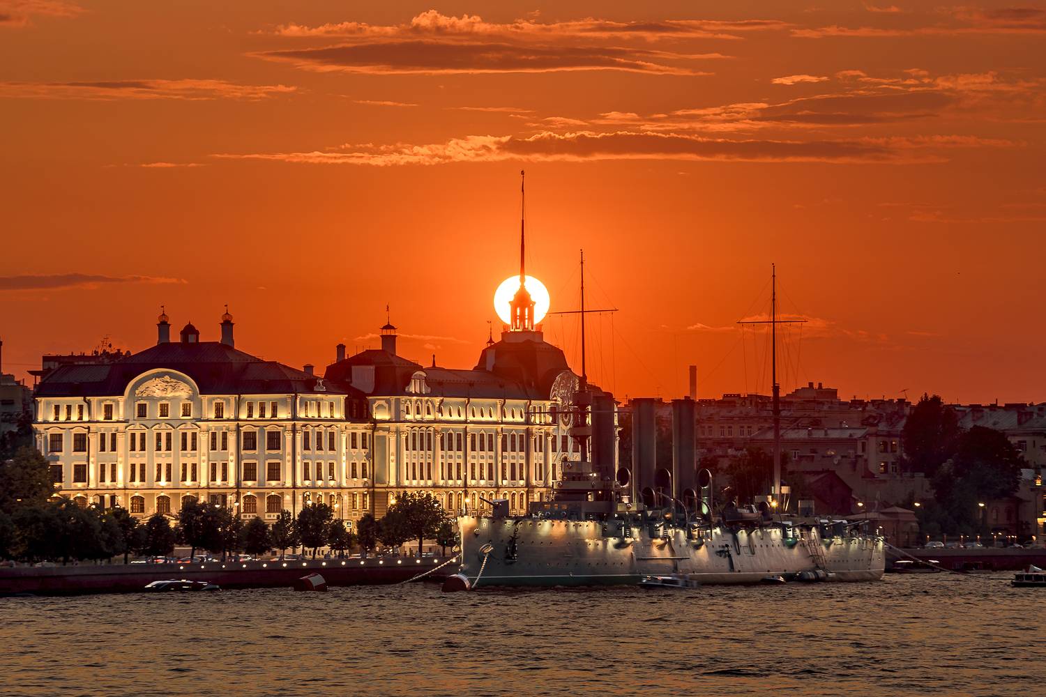 санкт-петербург, питер, город, ночной город, закат, нева, аврора, крейсер аврора, солнце, композитная фотография, time blending, Zakharov Armen