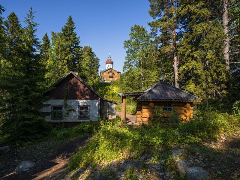 Храм-маяк на Секирной горе фото превью