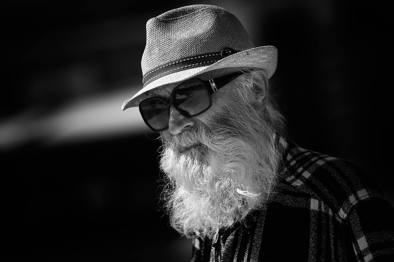 чб фото, чб мужской портрет, уличный мужской  портрет, прохожий, Vera Trandina