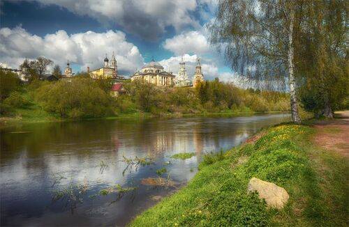 Храмы над рекой